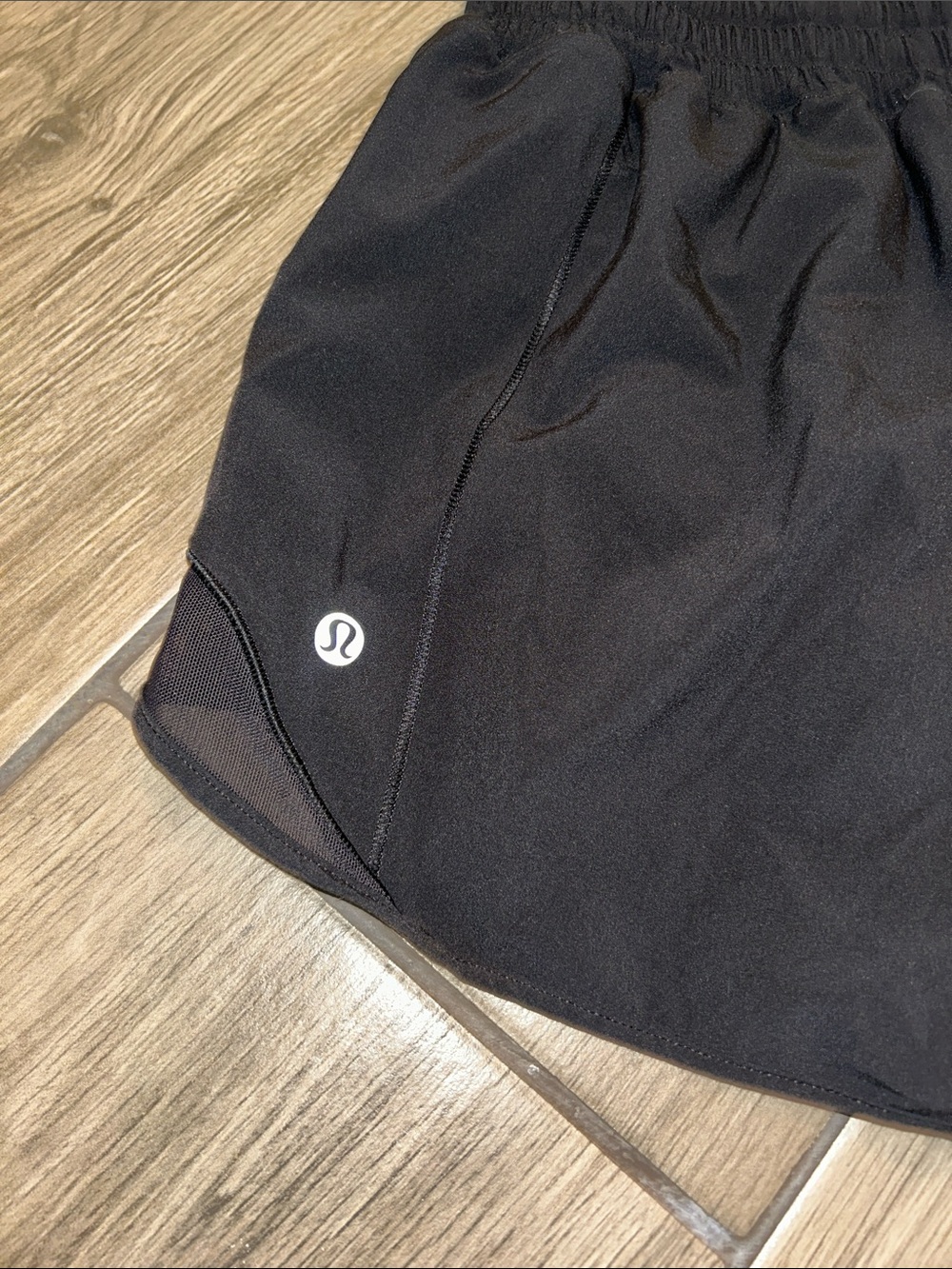 Lululemon Hotty Hot High-Rise Lined Short 4” - Picture 8 of 9